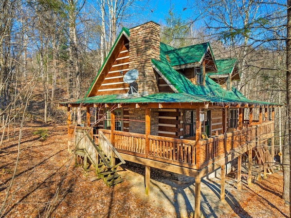 Exterior - 3BR Cabin w/ Hot Tub & Arcade | Dollywood Nearby! (Sevierville)
