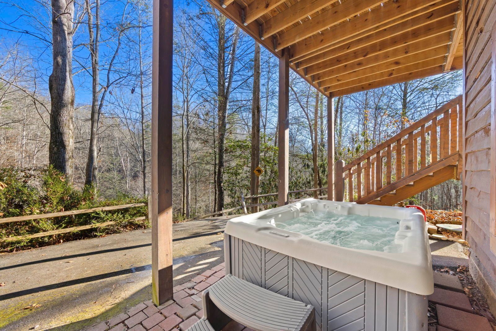 Outdoor spa tub