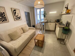 Living area - L'Echappé Médiévale in the heart of a small Alpine town (Veynes)