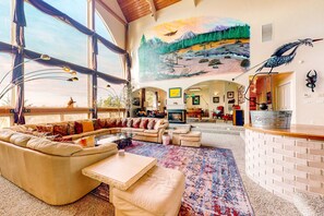 Lobby - Stunning Spacious Riverfront House with Private Sauna (Florence)
