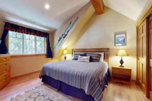 2 Schlafzimmer, Schreibtisch, Bügeleisen/Bügelbrett, Reisekinderbett
