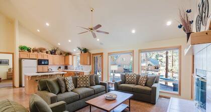 Cozy home near SHARC has AC with a large deck and gas grill