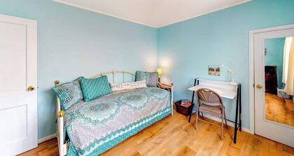 Charming, dog-friendly house with Wifi & W&D - near the river