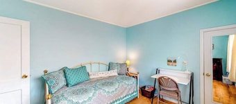 Charming, dog-friendly house with Wifi & W&D - near the river