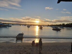 On the beach - Jugroop Beach House (Tombeau Bay)