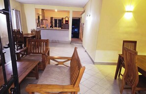 Dining - Jugroop Beach House (Tombeau Bay)