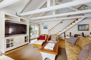 TV, DVD player, offices - Beautiful Palmetto Dunes Villa- Lagoon Views,  Complex Pool (Hilton Head)