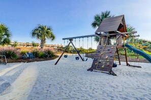 Children’s area - Waterfront condo with seasonal pools, hot tub, balcony, AC, & W/D (Hilton Head)