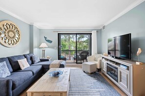 TV, offices - Harbourtown Gem (Hilton Head)