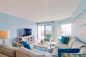 TV - Oceanfront, 3rd-floor condo with corner balcony, pool & beach access (Hilton Head)