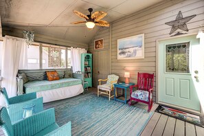 Iron/ironing board, WiFi, bed sheets - Beautiful Dog-Friendly Home w/ Wonderful Golf Course Views, Free WiFi, & A/C (Edisto Beach)