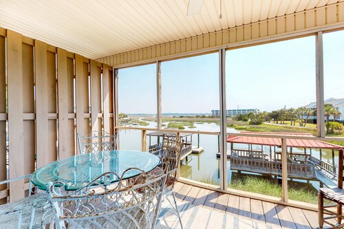 Dog-friendly duplex with sound views, screened porch, WiFi and dock