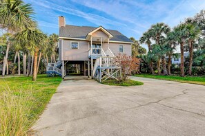 Exterior - Newly Updated, Dog-Friendly Home w/ Screened Porch & WiFi - Walk to the Beach (Edisto Beach)