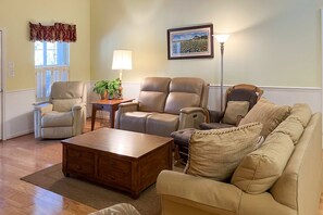 TV, DVD player, offices - Beautiful home within walking distance to the Beach w/ Free WiFi, Sun Deck (Edisto Beach)