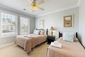 Iron/ironing board, WiFi, bed sheets - Plantation Villa 17 (Edisto Beach)