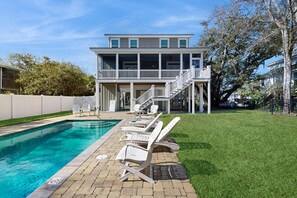 Pool - Sun-Filled House Close to Beach w/Private Pool, WiFi, Central AC, & Washer/Dryer (Edisto Beach)