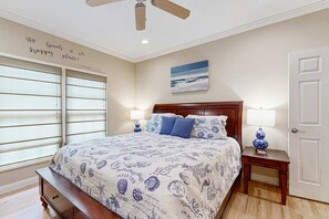 Iron/ironing board, WiFi, bed sheets - Oceanside Home w/ Free WiFi, Patio, & Private Washer/Dryer - Dogs Okay (Edisto Beach)
