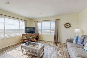 TV, DVD player, offices - Dog-Friendly Home Right On Beach w/ Private Washer/Dryer & Free WiFi (Edisto Beach)