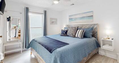 Updated villa with golf course views and serene surroundings