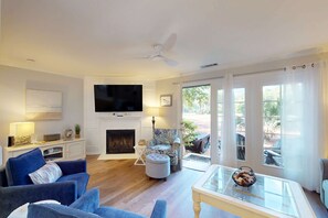 TV, offices - Golf course-view condo with on-site pool, tennis, & private patio (Hilton Head)