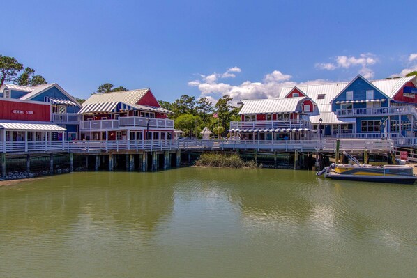 Exterior - Renovated home with private screened pool, lagoon views & nearby beach access (Hilton Head)