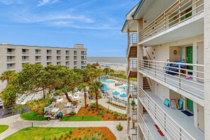 Property grounds - Oceanfront Villa with Shared Pools, Hot tub, and Beach Access (Hilton Head)