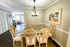 Dining - Water-view condo with covered deck, on-site golf, AC, & W/D - close to beach (Hilton Head)