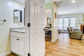 Interior - Spacious & dog-friendly condo w/ golf course view, shared pool and tennis court (Hilton Head)