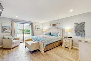 Iron/ironing board, WiFi, bed sheets - Palmetto Dunes villa with patio, shared pool, tennis & golf - dogs OK (Hilton Head)