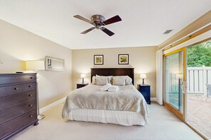 Iron/ironing board, WiFi, bed sheets - Beautifully renovated Sea Pines home with private hot tub & large outdoor space (Hilton Head)
