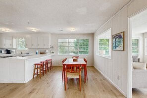 Interior - Beach home with huge lawn, open deck, covered patio & grill (Edisto Beach)