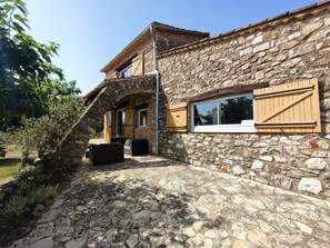 Exterior - Les Plaines - Panoramic View // 10 people // Pool and comfort (Draguignan)