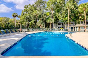 Pool - 2-story condo with on-site pool, golf, tennis, private deck, AC, & W/D (Hilton Head)