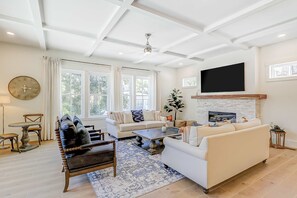 TV, fireplace - North Forest Beach home with a private pool and four primary suites (Hilton Head)