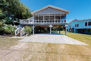 Exterior - A Block and a Half to the Beach Dog-Friendly Home w/ Screened Porch & WiFi (Edisto Beach)