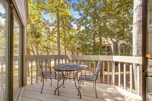 Outdoor dining - Walk to Beach 2BR with loft Condo on Beautiful Edisto Beach, SC (Edisto Beach)