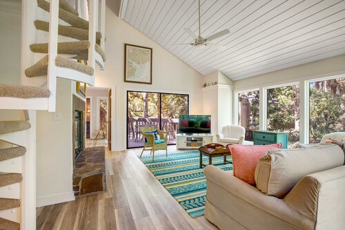 Walk to Beach 2BR with loft Condo on Beautiful Edisto Beach, SC
