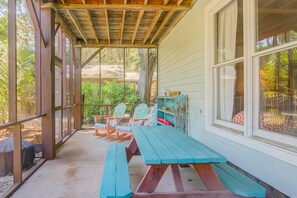Outdoor dining - Walk to the Beach Home w/ Private Pool, Great Patio, Ping-Pong, WiFi & W/D (Edisto Beach)