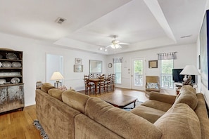 TV, DVD player, offices - Steps to the Beach & Shops Home on a Tidal Creek w/ Two Decks, AC & WiFi (Edisto Beach)