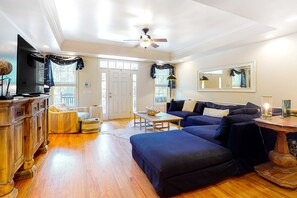 TV, DVD player, offices - Dog-Friendly House Near Beach w/Private Washer/Dryer, Patio, AC (Edisto Beach)