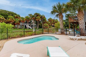 Pool - Lovely, Dog-Friendly House Close to Beach w/Free WiFi, Central AC, Private Pool (Edisto Beach)