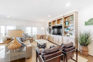 TV, DVD player, offices - Beachfront Home Features Free WiFi, Private Pool, Patio, & Private Washer/Dryer (Edisto Beach)