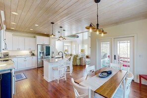 Dining - Coastal home- Marsh Views with open floor plan and stunning sunsets (Edisto Island)