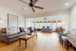TV, offices - Enchanting & sunlit dog-friendly retreat with generous deck - steps to the sand (Edisto Beach)