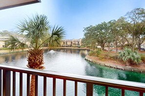 Property grounds - Family-Friendly Townhome with Lagoon View, Shared Pool, Hot Tub & Tennis (Hilton Head)
