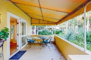 Terrace/patio - Dog-friendly villa with pool, tennis, pickleball, on-site golf, deck, & W/D (Hilton Head)