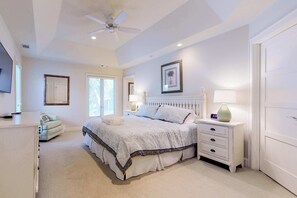 Iron/ironing board, WiFi, bed sheets - Cozy Hilton Head townhome with shared pools within a short distance of beaches (Hilton Head)