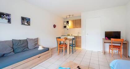 3-guest Apartment With Terrace in Saumur