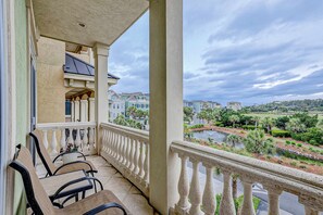 Property grounds - Beachfront beauty with pool access - fireplaces, jetted tub, balconies, & W/D (Hilton Head)