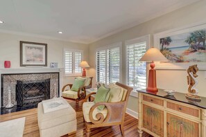 Interior - Coastal Condo w/ Spacious Deck, Pool & Walk to Beach (Hilton Head)